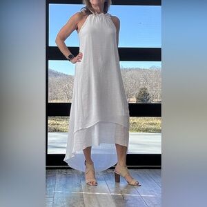 Elegant White Sleeveless Dress